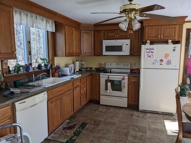 431 NE A kitchen