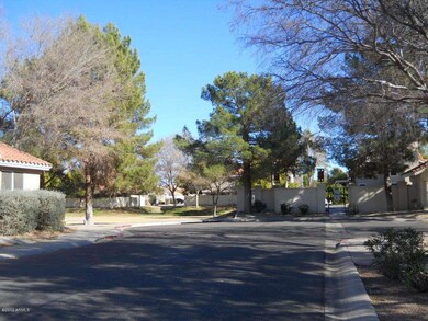COMMUNITY POOL&PARK VIEW