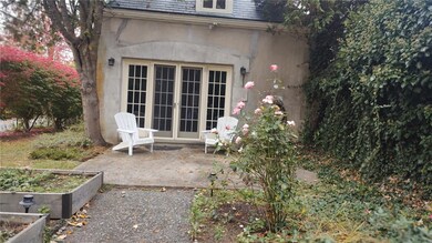 166 Coggeshall Ave, Newport, RI 02840 - photo 2