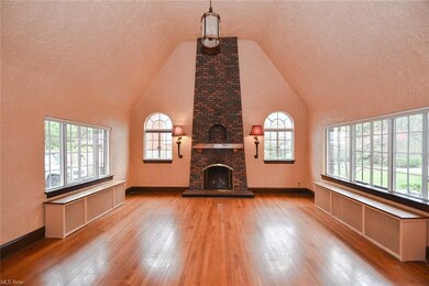 Stunning Floor to ceiling wood burning Fireplace