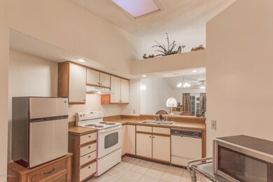 206 Aquarius Cir N, Jacksonville, FL 32216 - photo 4