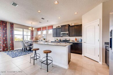 The Delray-small-004-5-Kitchen-666x445-7