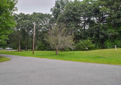 10 Rider Ln, Derry, NH 03038 - photo 4