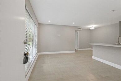 2201 Fountain View Dr unit 45, Houston, TX 77057 - photo 5