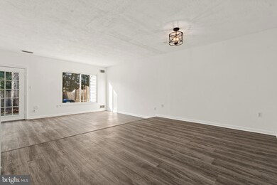 10996 Hiram Ct, Manassas, VA 20109 - photo 3