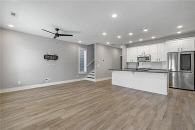 608 W Maple St, Rogers, AR 72756 - photo 4