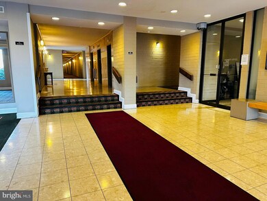 Woodlake Towers unit 720, Falls Church, VA 22044 - photo 2