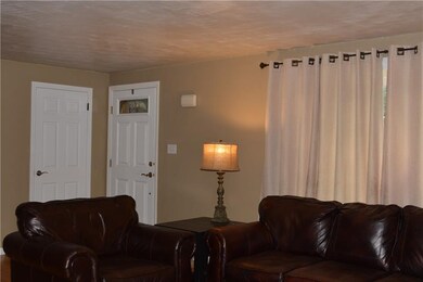 Entertainment sized Living room features newer fro