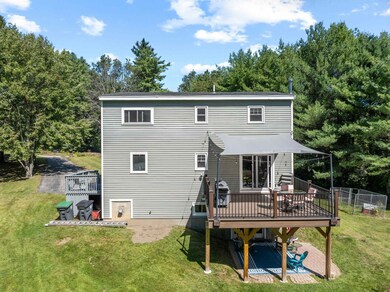 301 Dearborn Rd, Pembroke, NH 03275 - photo 5