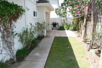 2207 Vanderbilt Ln unit C, Redondo Beach, CA 90278 - photo 2