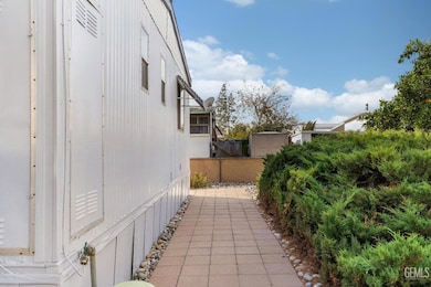 4401 Hughes Ln unit 52, Bakersfield, CA 93304 - photo 6