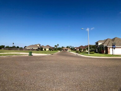 000 Rosewood Dr, Weslaco, TX 78599 - photo 4
