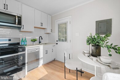 8220 Watersedge Rd, Dundalk, MD 21222 - photo 6