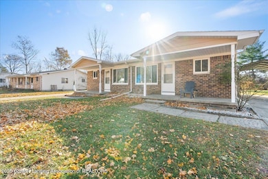 1600 Lockbridge Dr, Lansing, MI 48911 - photo 5