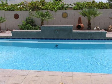 pool water feature