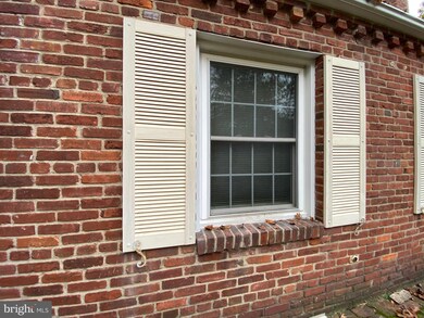 6834 Woodland Dr, Falls Church, VA 22046 - photo 6