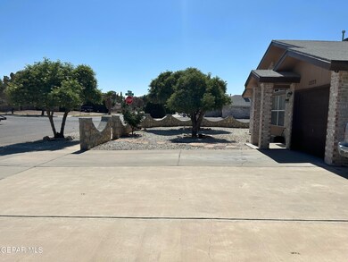 15333 Marburn Ct, Horizon City, TX 79928 - photo 5