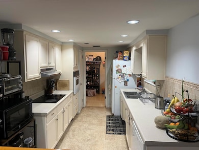 621 SW 68th Ave, Pembroke Pines, FL 33023 - photo 3