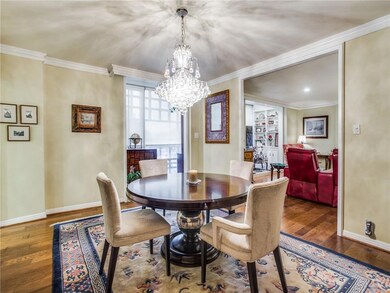 Dining area can easily accommodate an expanded tab