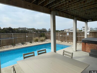 POOL & HOT TUB
