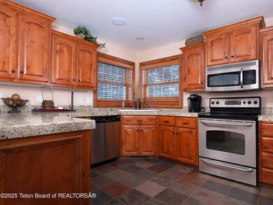 04 kitchen 1
