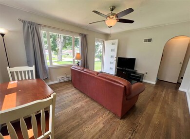 314 E 14th St N, Newton, IA 50208 - photo 3