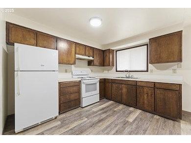 310 NE 34th Place, Hillsboro, OR 97124 - photo 6