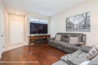 03_16FrostLane_165_LivingRoom_HiRes