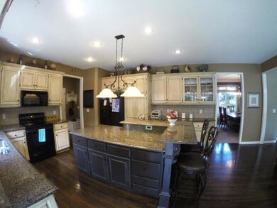 21601 W 98th Terrace, Lenexa, KS 66220 - photo 2