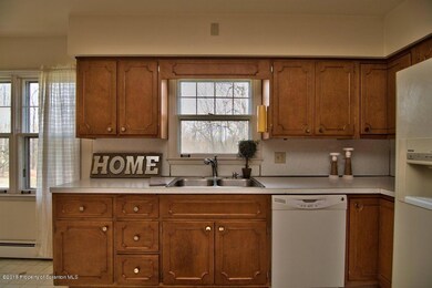 304 Blue Shutters Rd, Roaring Brook Township, PA 18444 - photo 5