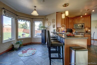 Breakfast nook & bar
