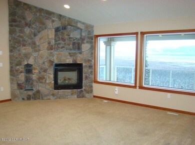 living room w/gas fireplace