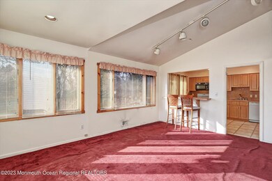 08-Dining Room