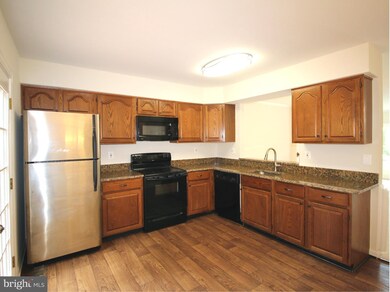 6308 Mary Todd Ct, Centreville, VA 20121 - photo 6