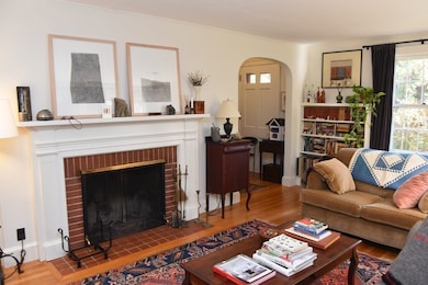 786 N Pleasant St, Amherst, MA 01002 - photo 6