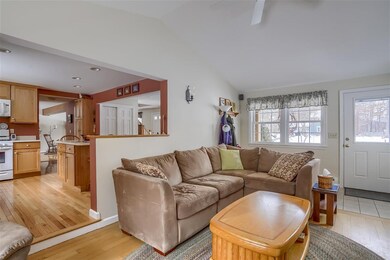 16 Tamarack Ln, Amherst, NH 03031 - photo 4