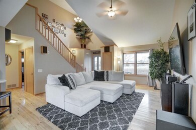 2840 Big Bluestem Pkwy, Fitchburg, WI 53711 - photo 6