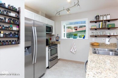 22-Kitchen7361 Durenda Cir_KI_010