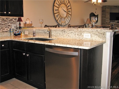 Gorgeous granite counter tops