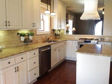 Bright, Open Kitchen