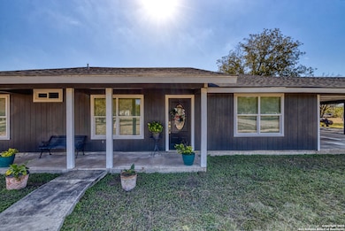 1459 Westward Trail, Uvalde, TX 78801 - photo 5