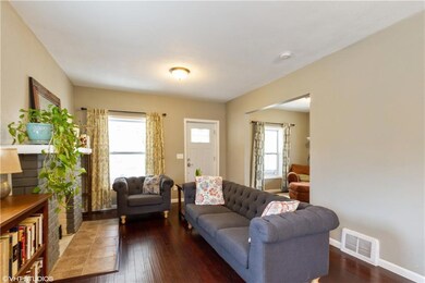 2616 35th St, Des Moines, IA 50310 - photo 5