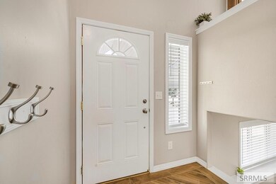 736 Mountain View Cir, Salmon, ID 83467 - photo 5