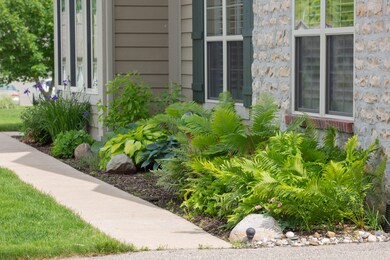 2699_Bluestone_Circle_Large-02