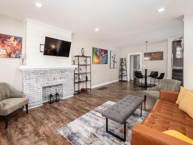 1330 Living Area