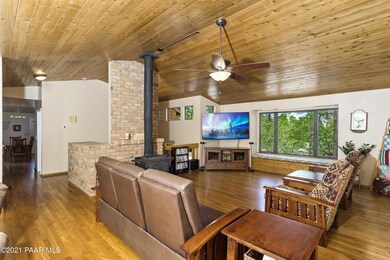006_Living Room