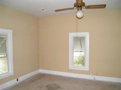 502 Oak St, Manchester, TN 37355 - photo 2