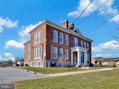 20 W Market St unit APARTMENT 3, Palmyra, PA 17078 - photo 2