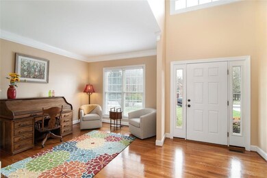 Open Entrance with Sitting area/Living room