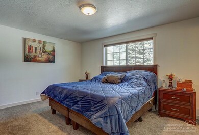 21196 Strawberry Mountain Ct, Bend, OR 97702 - photo 7